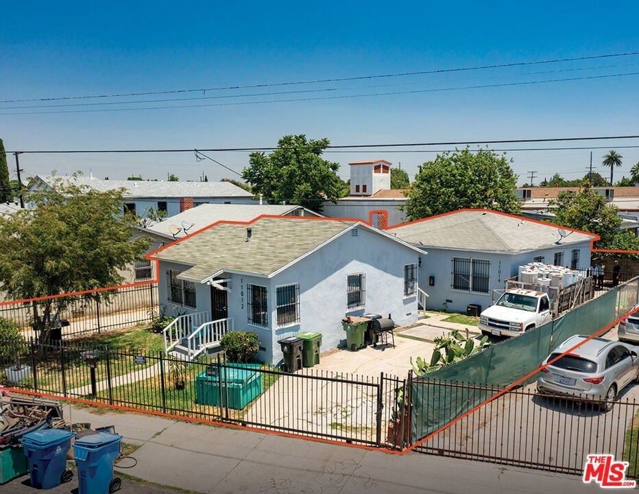 2 bed, 2 bath in Los Angeles