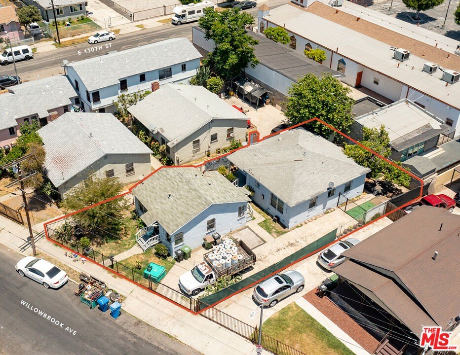 2 bed, 2 bath in Los Angeles - Photo 2