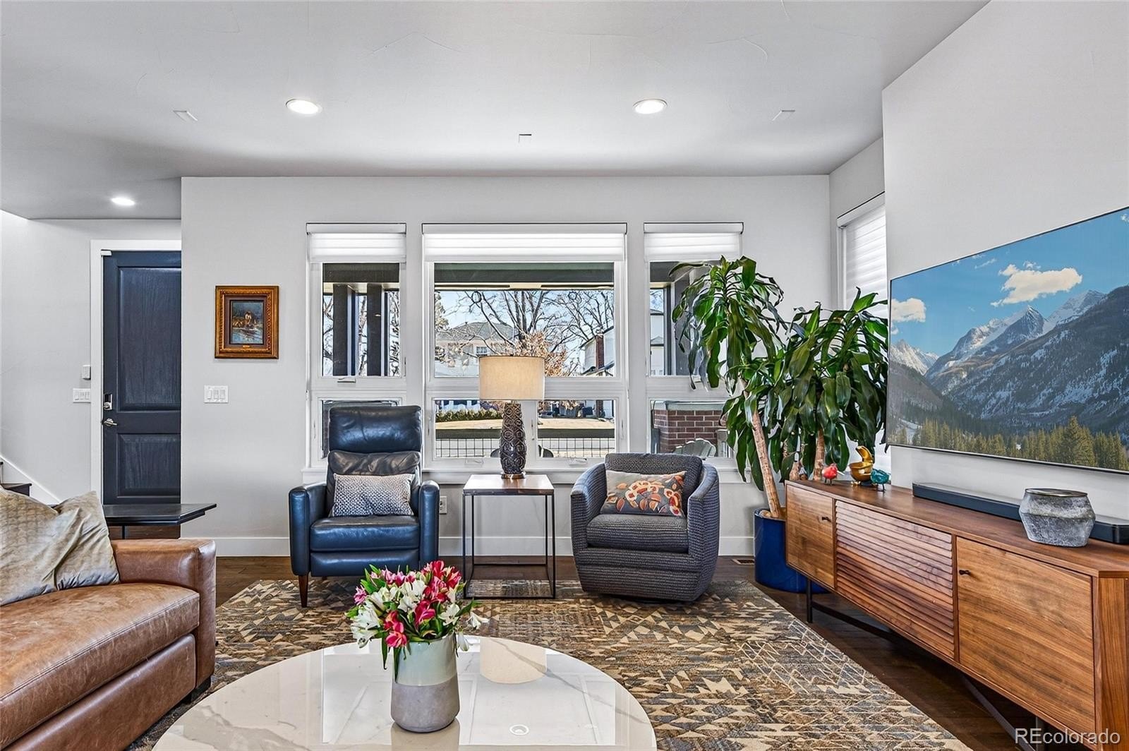4 bed, 3 bath in Denver - Photo 2