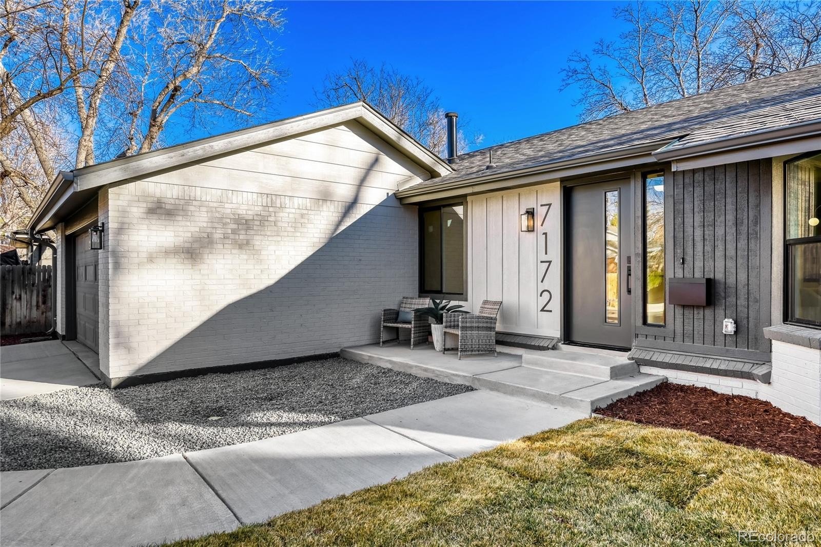 4 bed, 3 bath in Denver - Photo 2