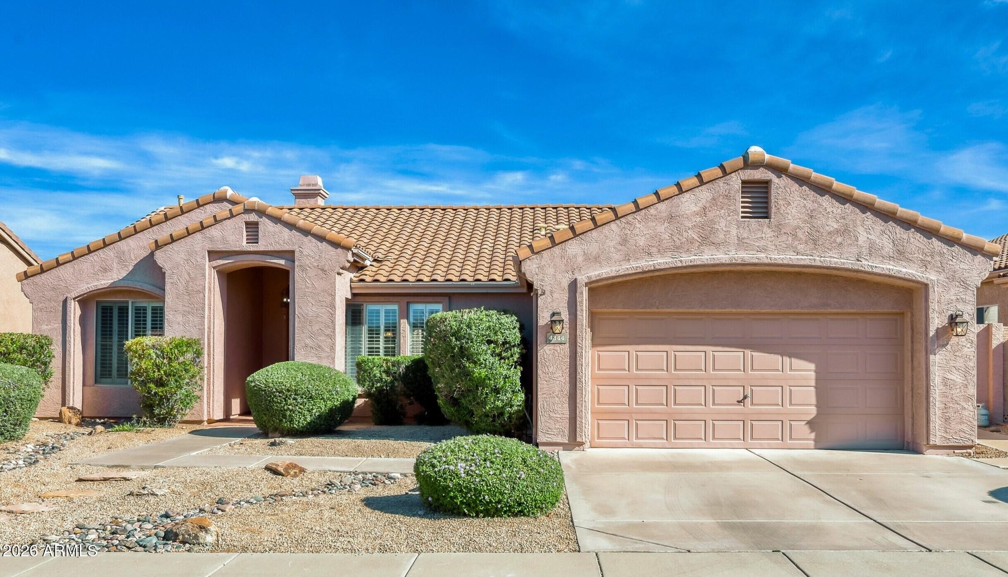 3 bed, 2 bath in Phoenix - Photo 2