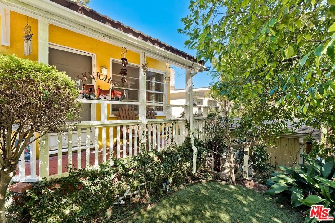 1 bed, 1 bath in Los Angeles