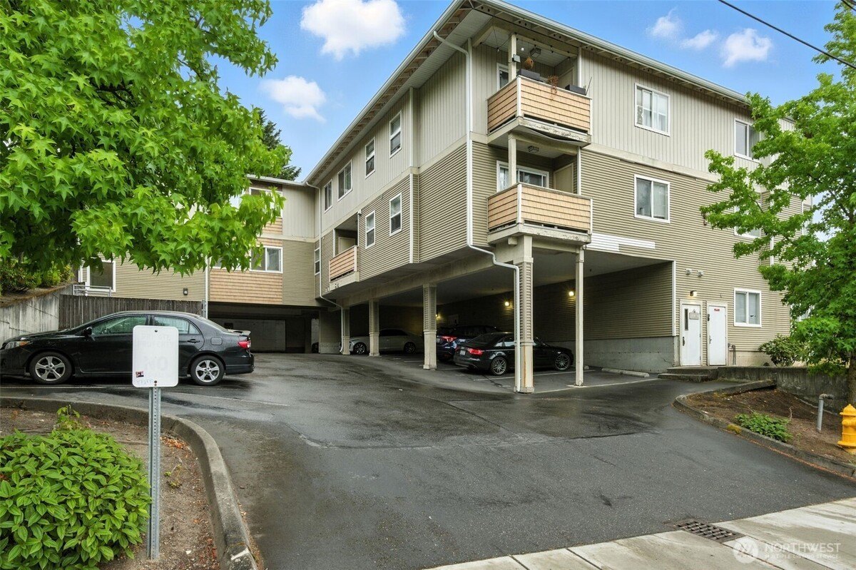 2 bed, 2 bath in Seattle