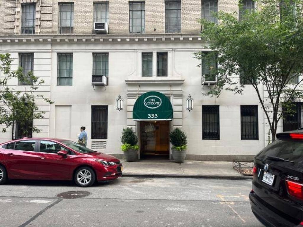 1 bed, 1 bath in New York - Photo 2