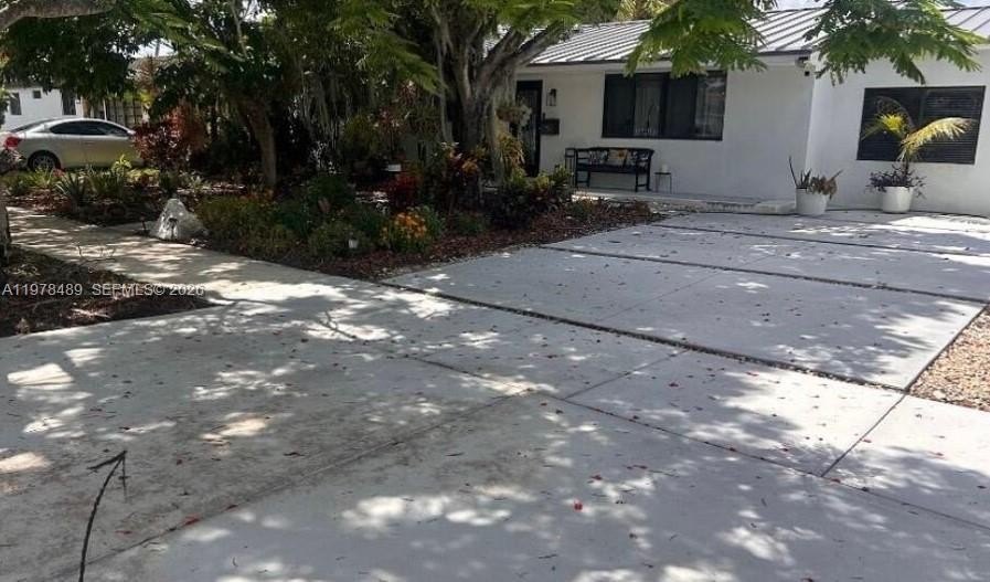 4 bed, 3 bath in Miami - Photo 2