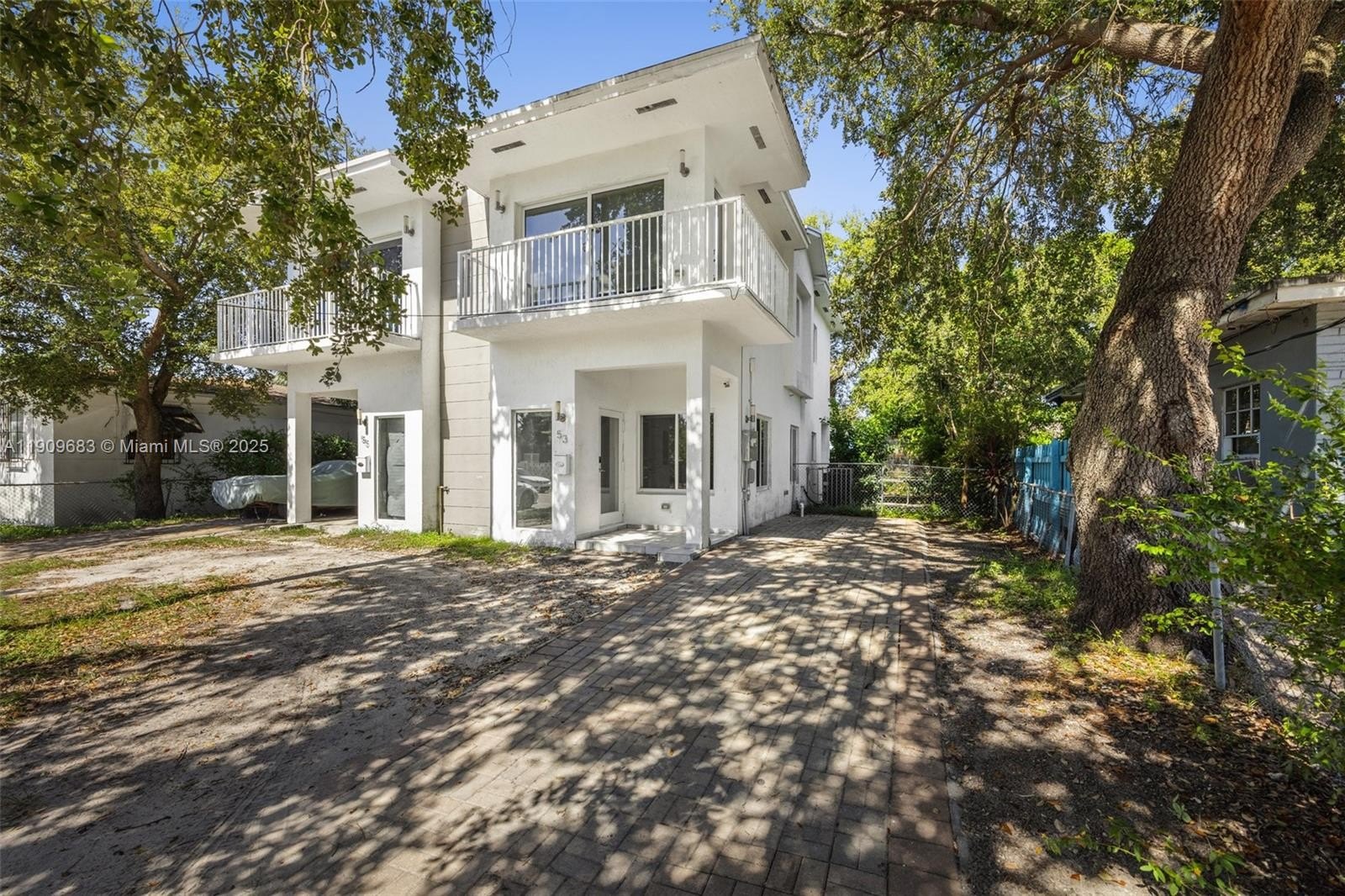 6 bed, 4 bath in Miami