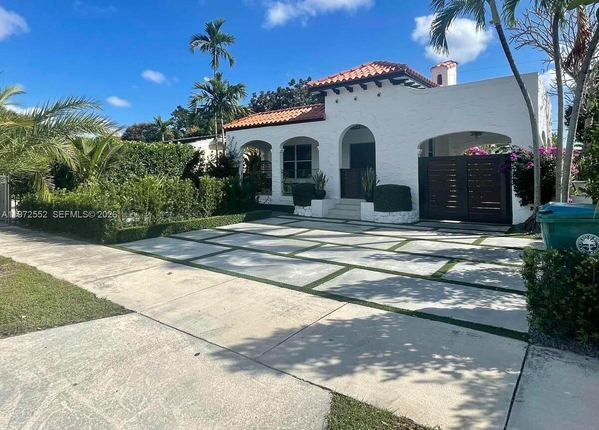 3 bed, 2 bath in Miami