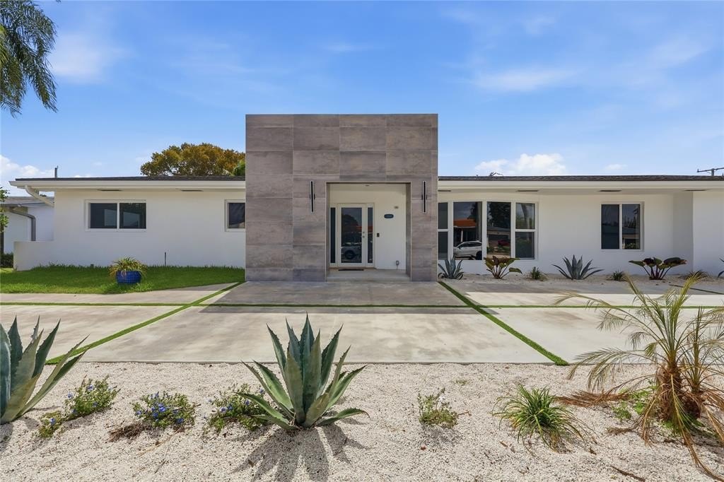 6 bed, 4 bath in Miami