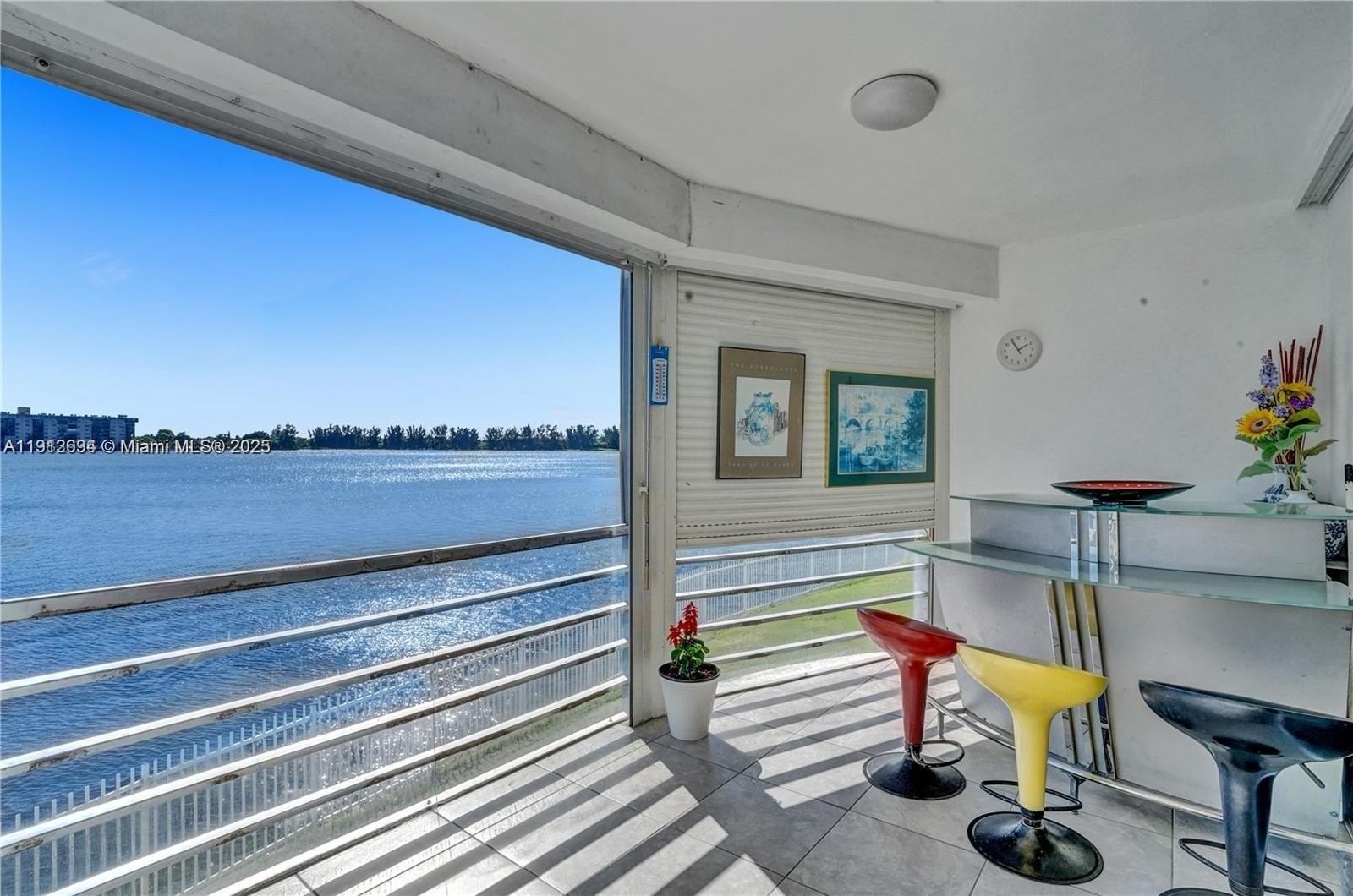 2 bed, 2 bath in Miami - Photo 2