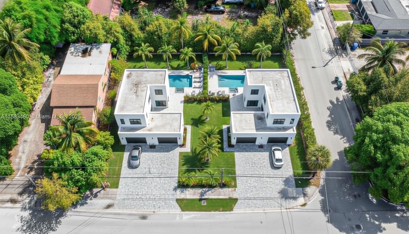 3 bed, 2 bath in Miami - Photo 2