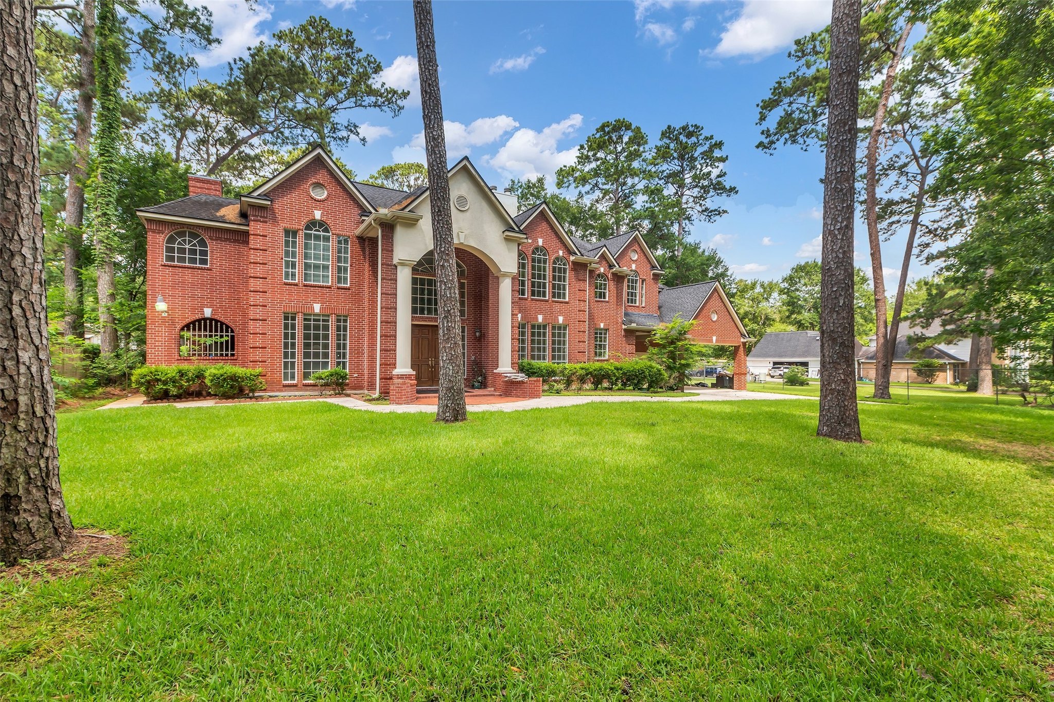4 bed, 3 bath in Houston - Photo 2