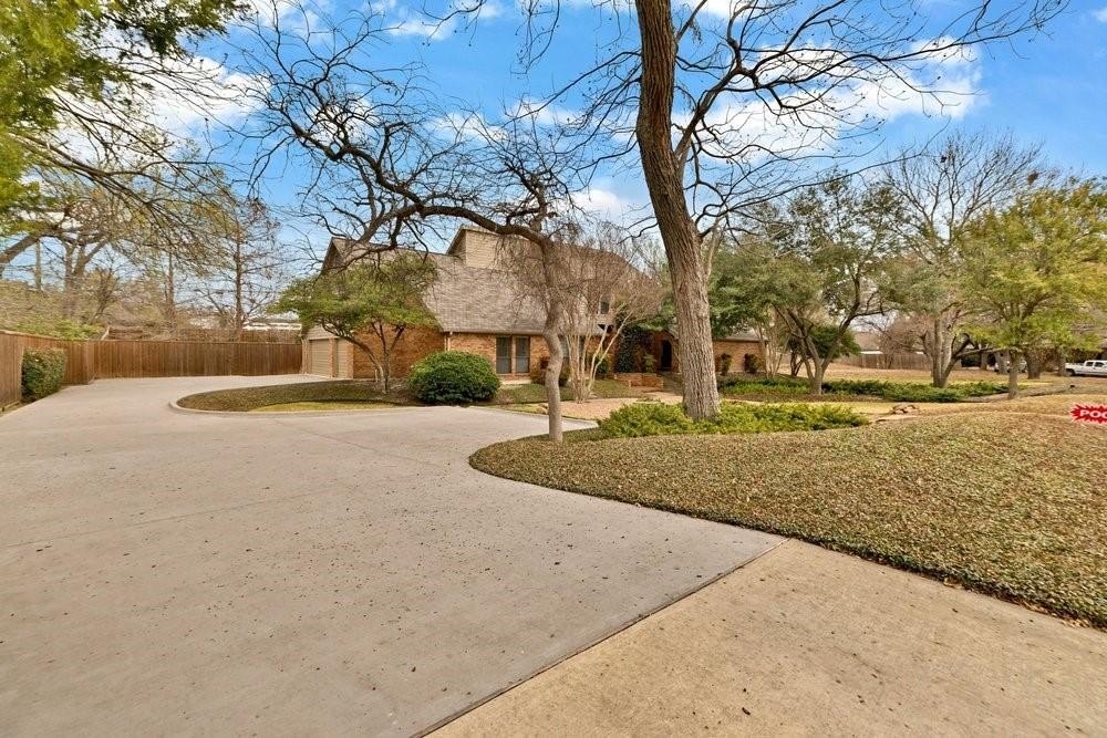 4 bed, 5 bath in Dallas - Photo 2