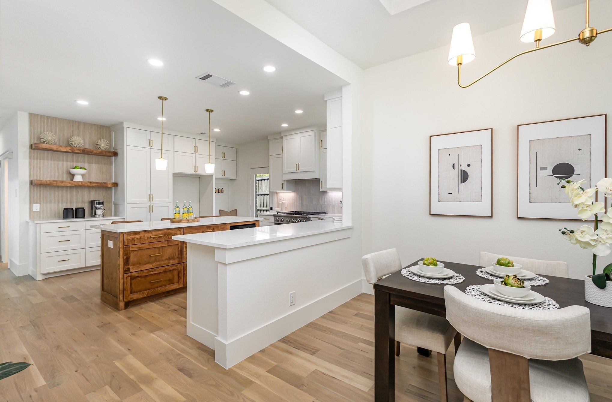 4 bed, 3 bath in Dallas