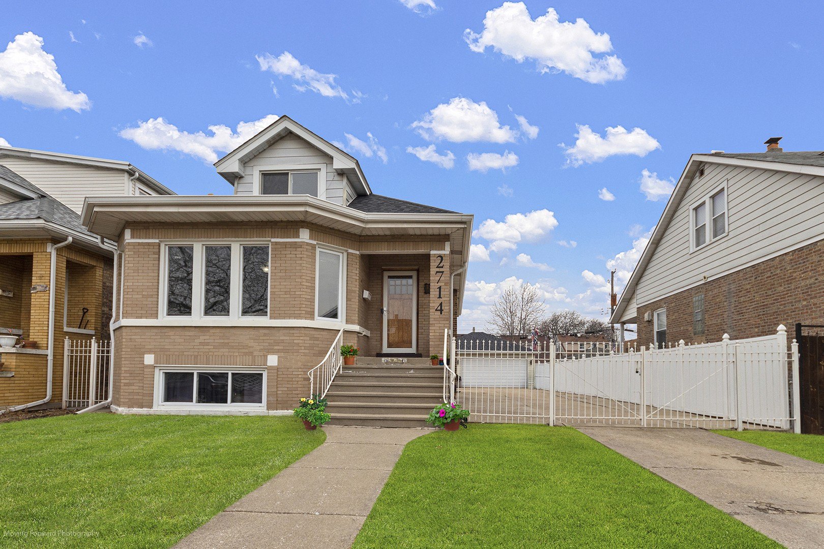5 bed, 2 bath in Chicago - Photo 2