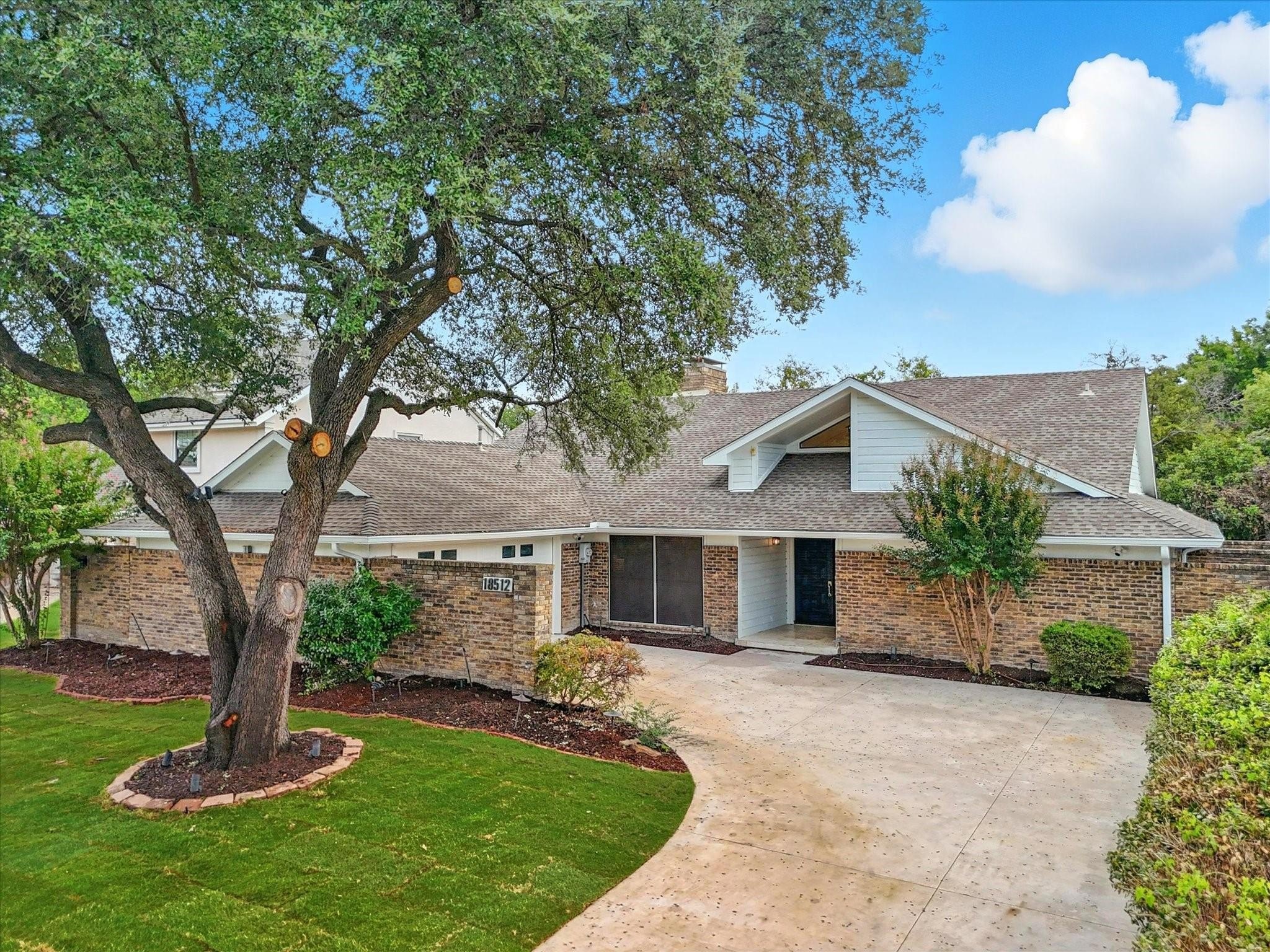 3 bed, 3 bath in Dallas