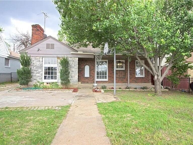 2 bed, 1 bath in Dallas