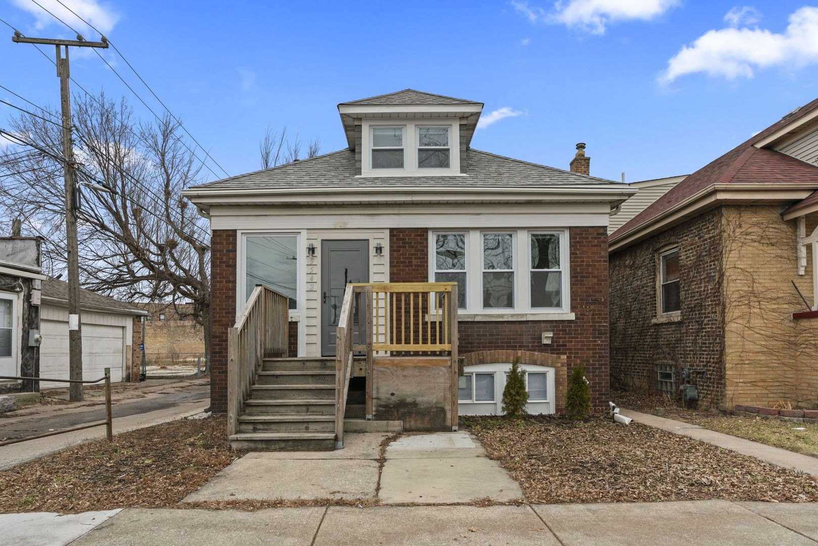 4 bed, 3 bath in Chicago