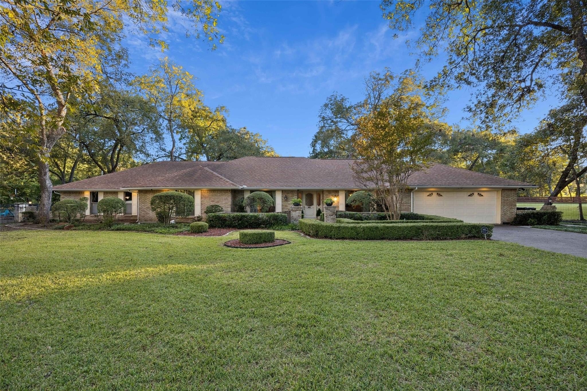 4 bed, 3 bath in Dallas