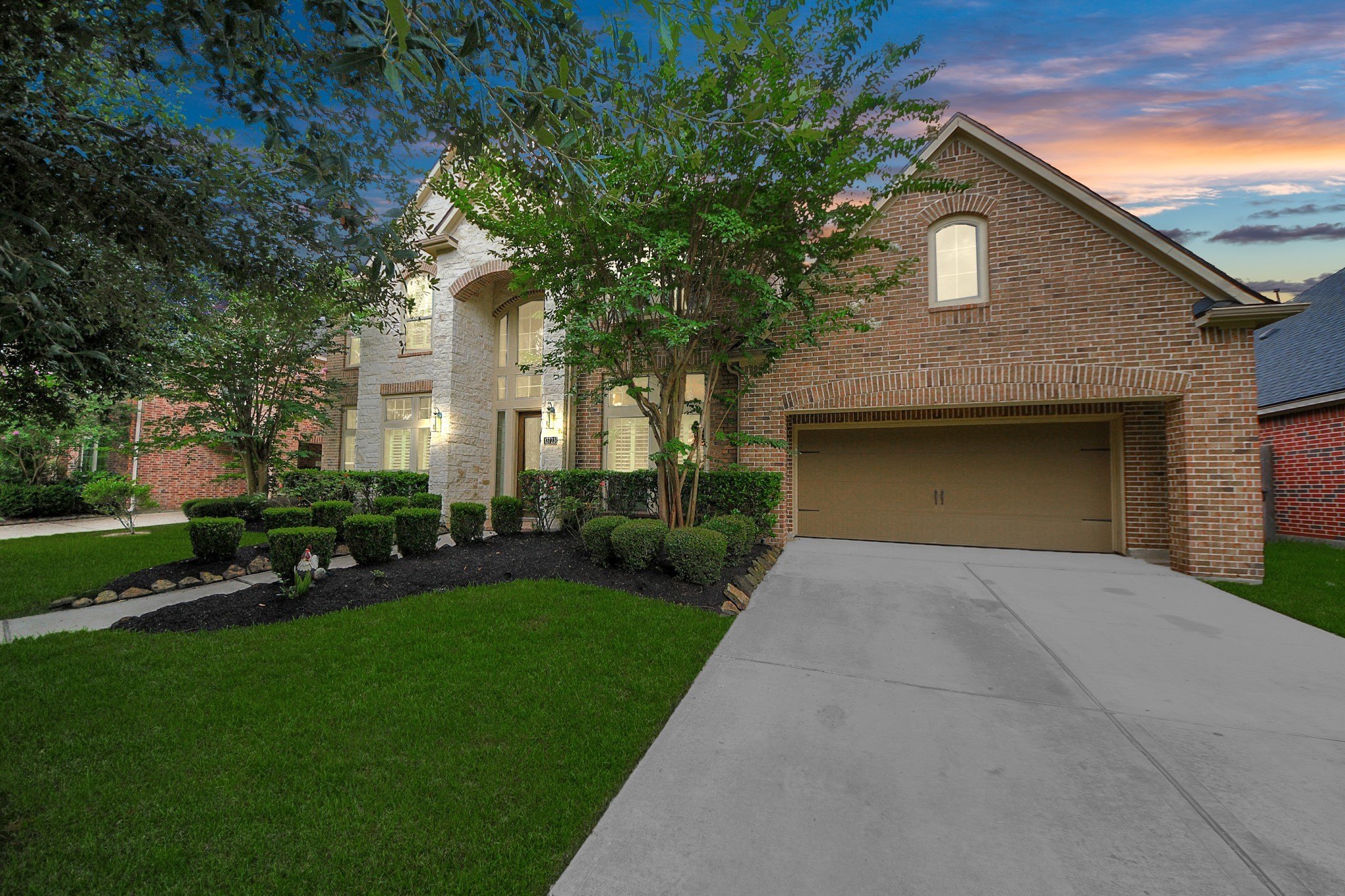 5 bed, 3 bath in Houston - Photo 2