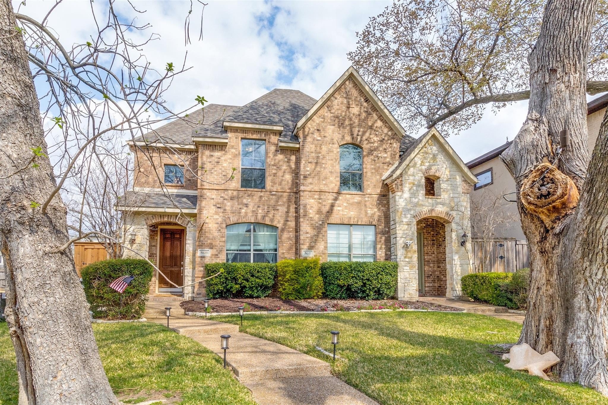 3 bed, 2 bath in Dallas