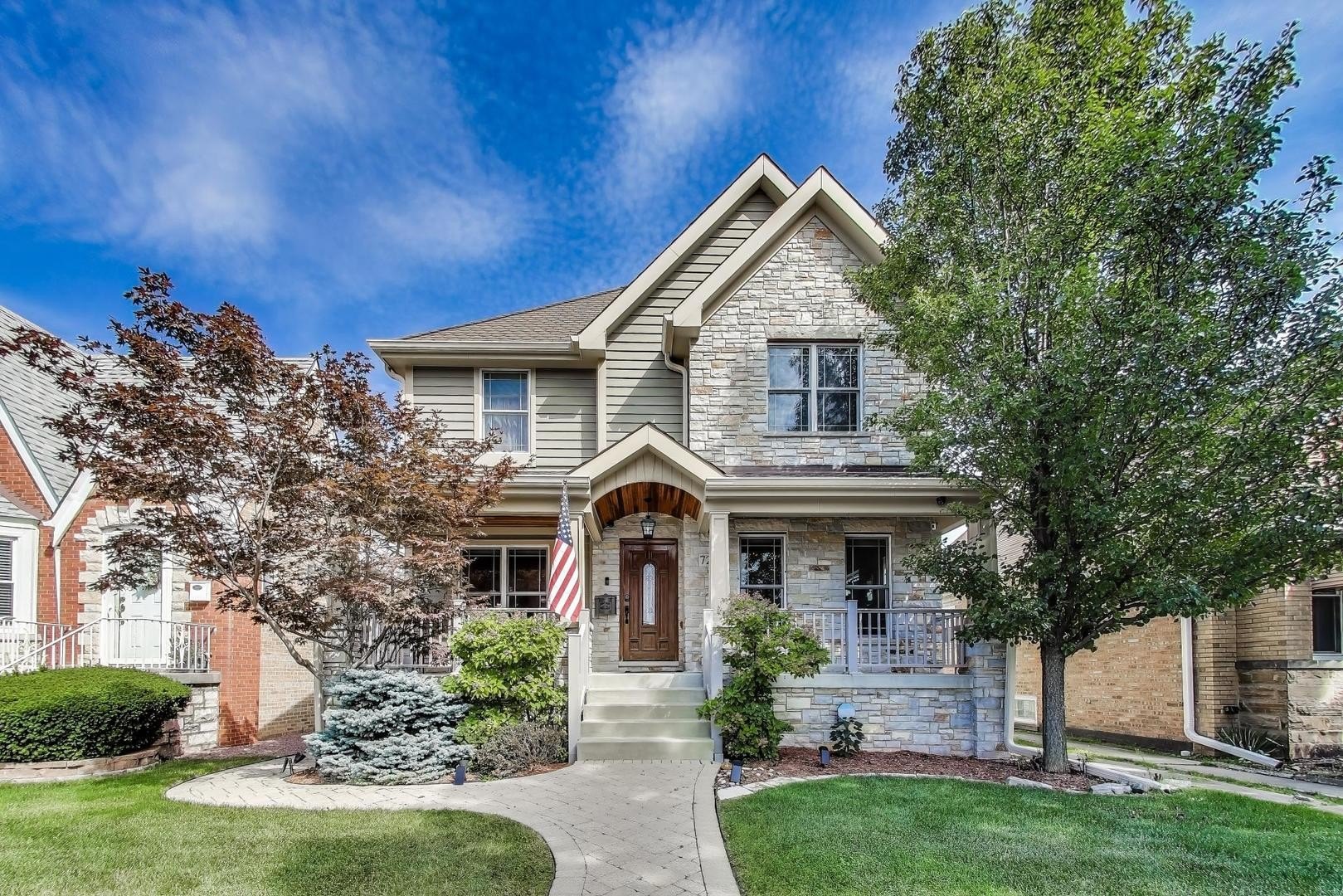 4 bed, 3 bath in Chicago