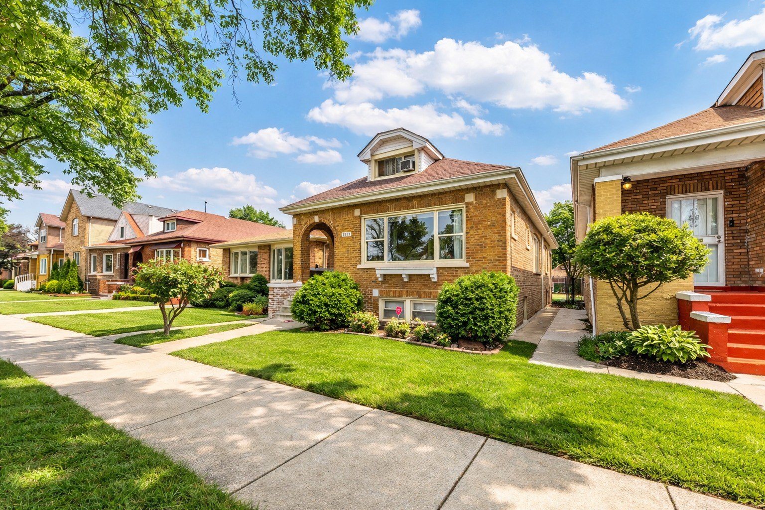 4 bed, 2 bath in Chicago
