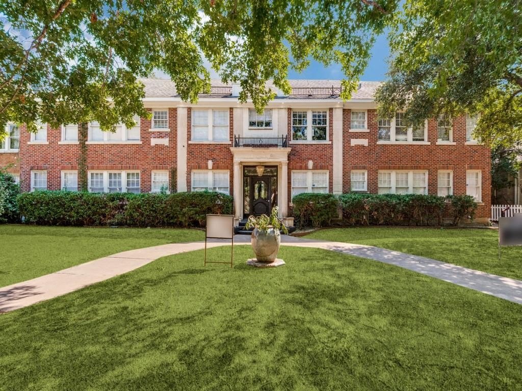 0 bed, 11 bath in Dallas