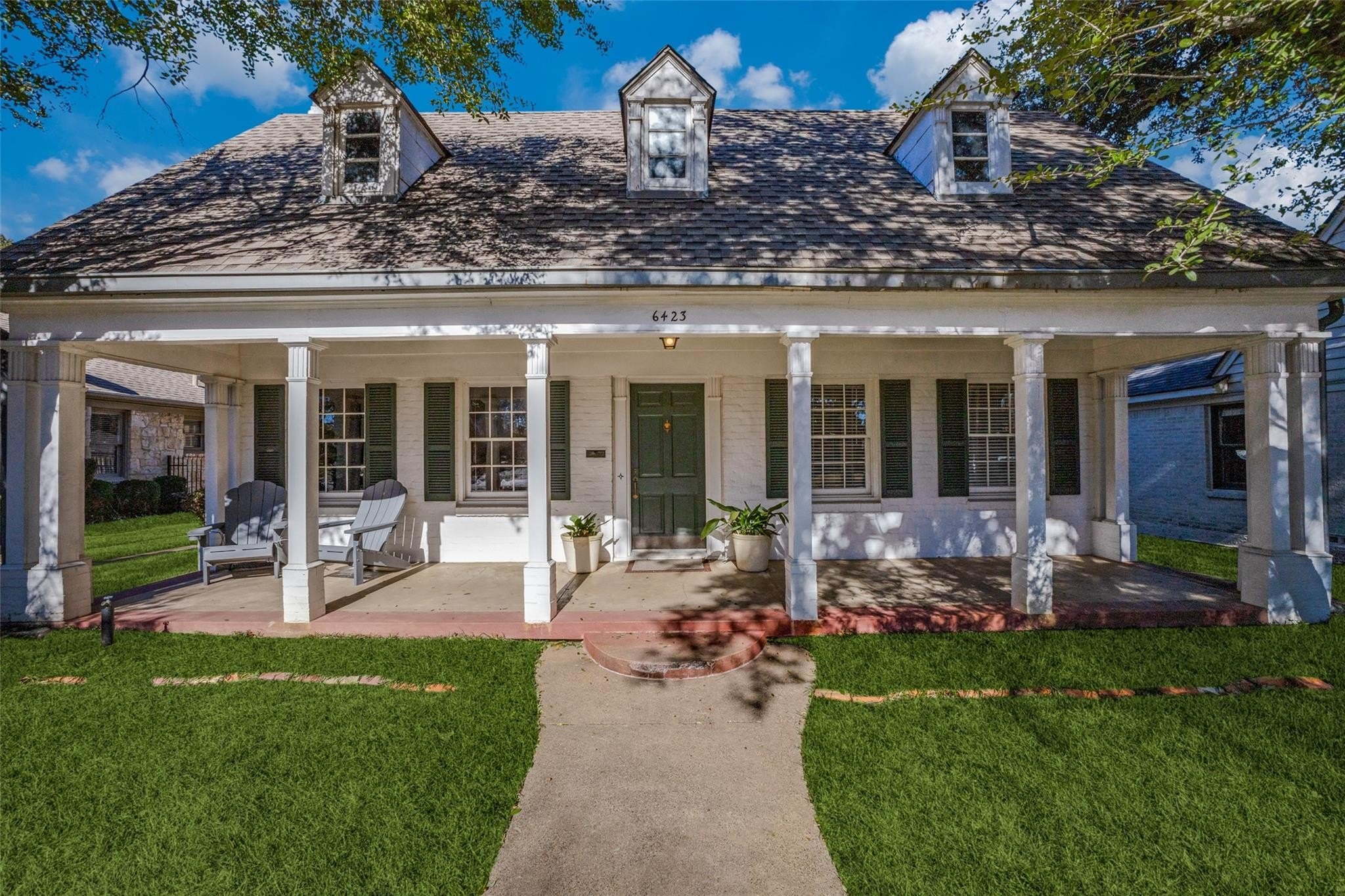 3 bed, 2 bath in Dallas - Photo 2