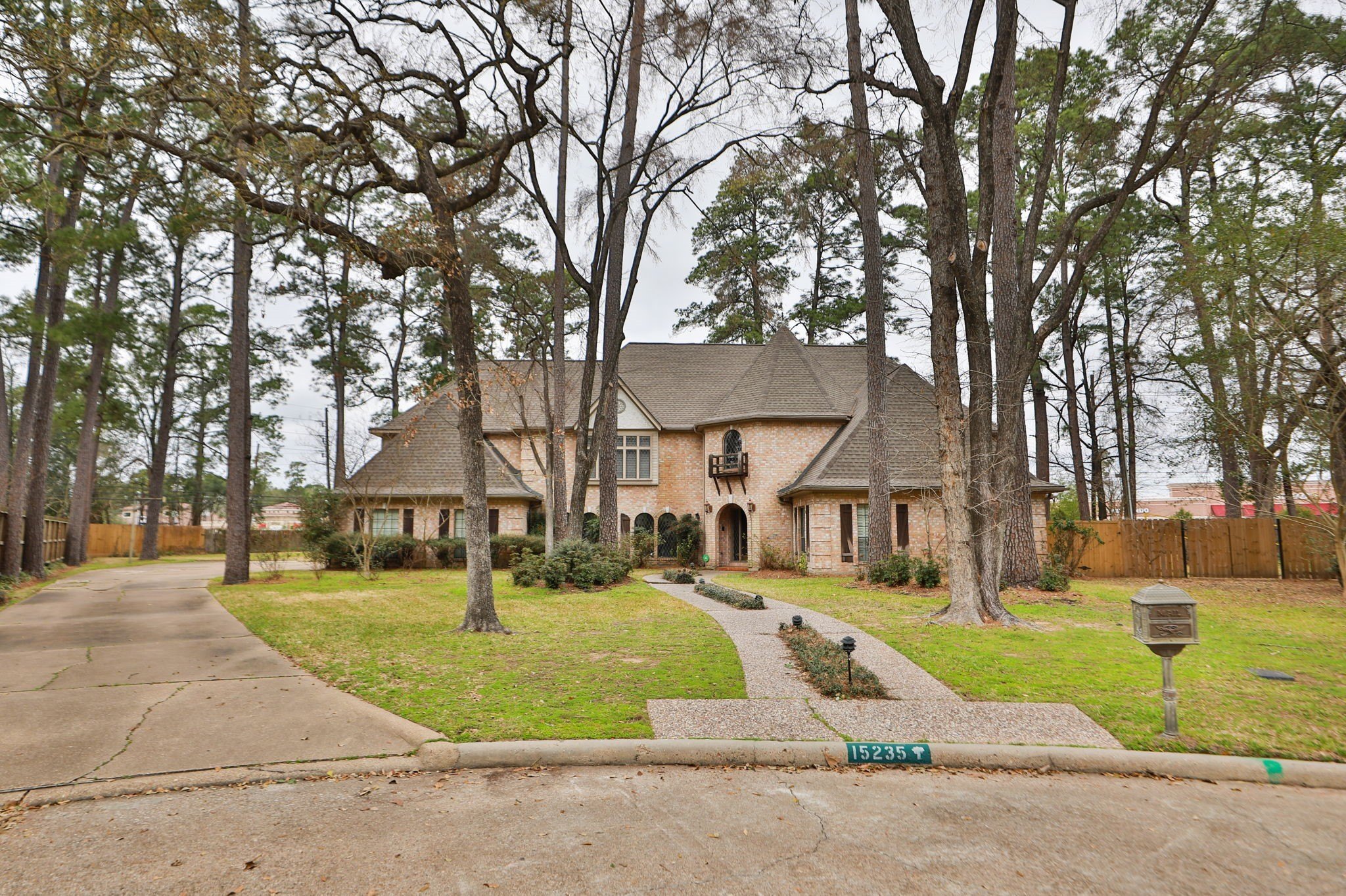 4 bed, 3.5 bath in Houston