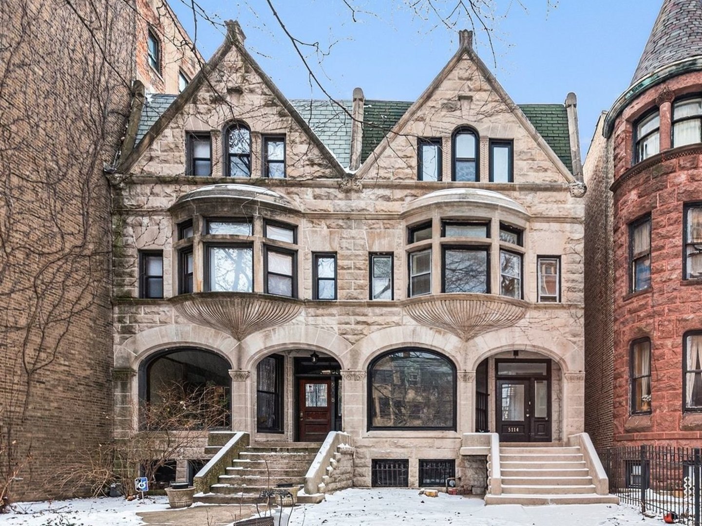 4 bed, 3 bath in Chicago
