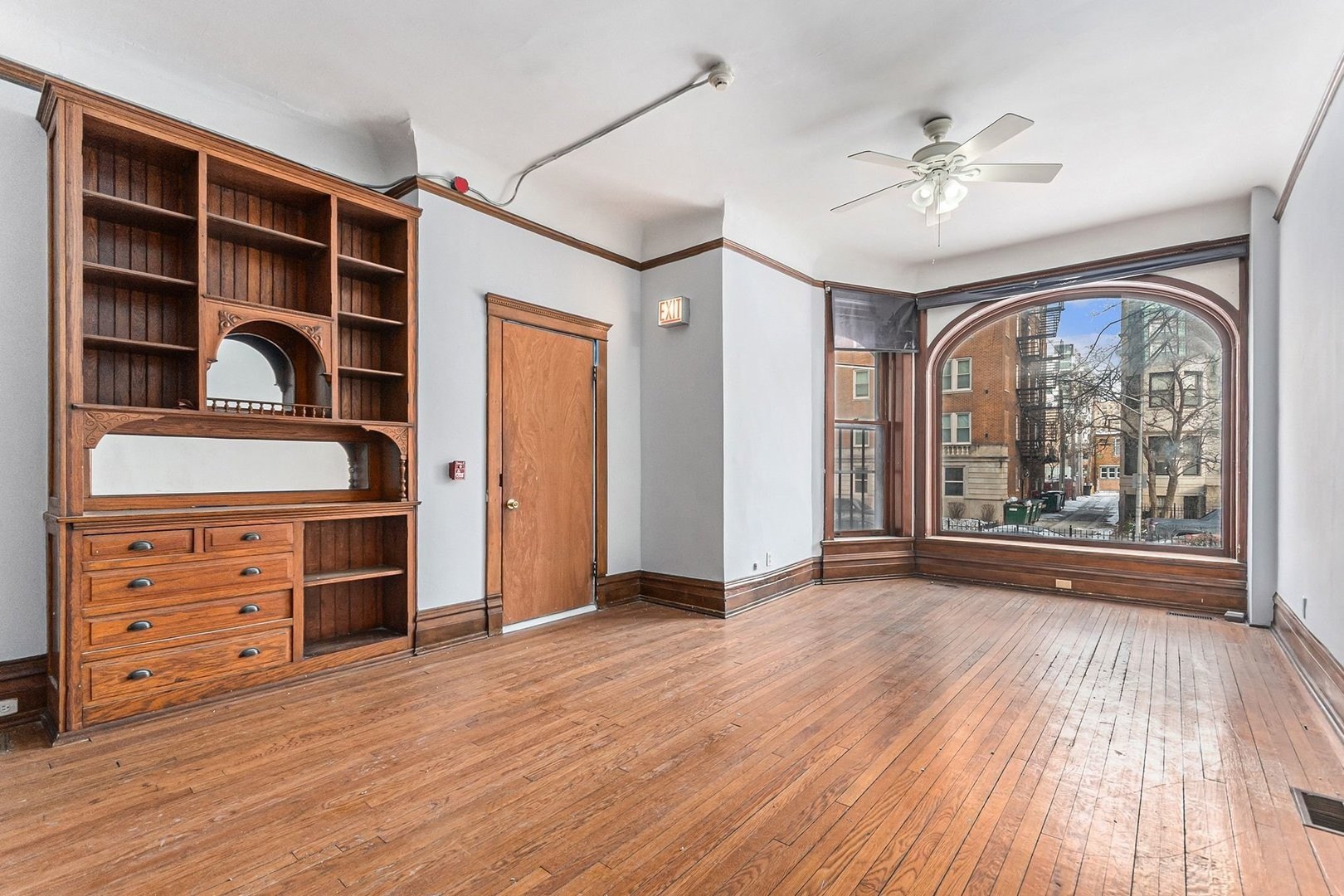 4 bed, 3 bath in Chicago - Photo 2