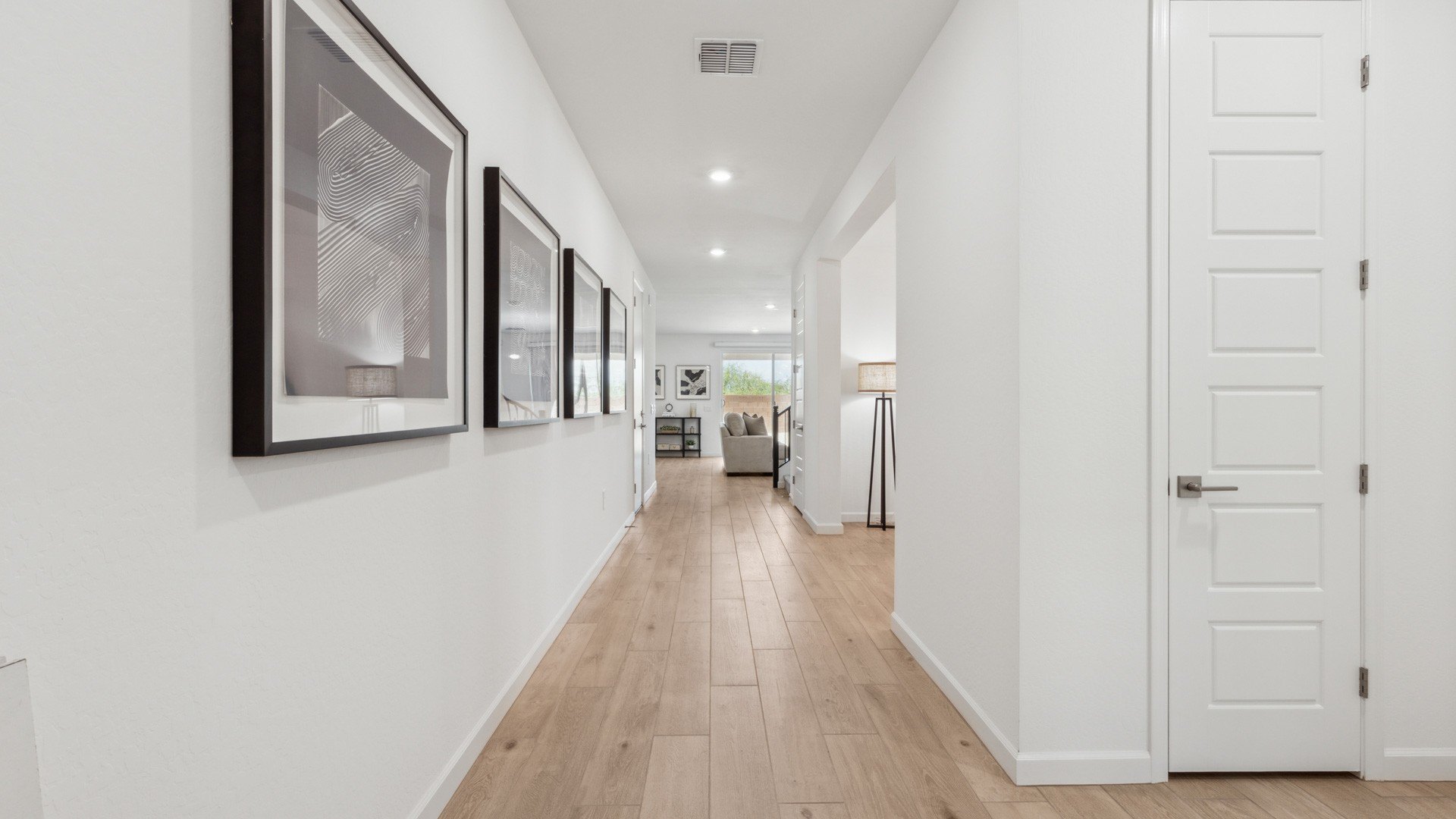 5 bed, 4 bath in Phoenix - Photo 2