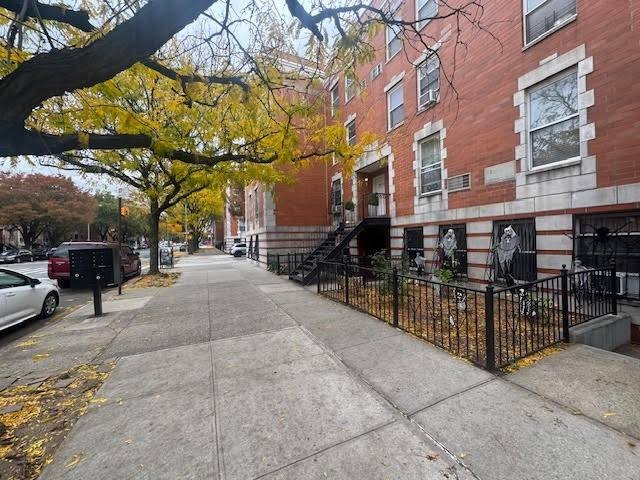 2 bed, 2 bath in New York - Photo 2