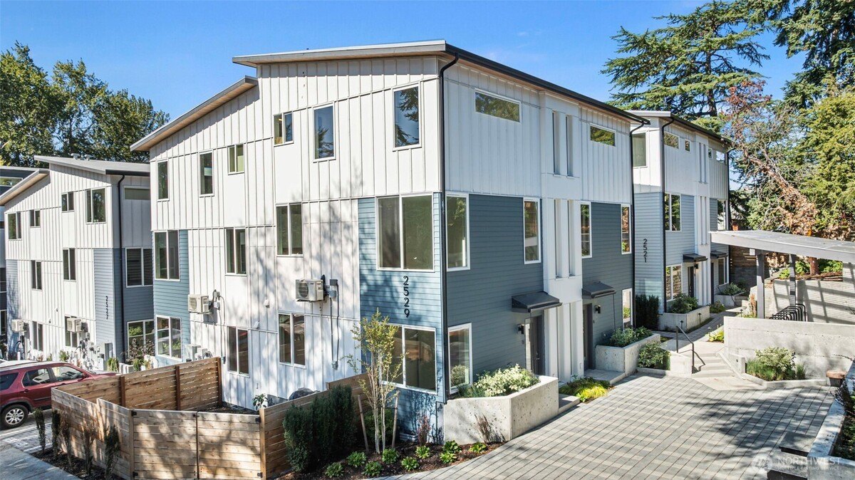 3 bed, 2 bath in Seattle
