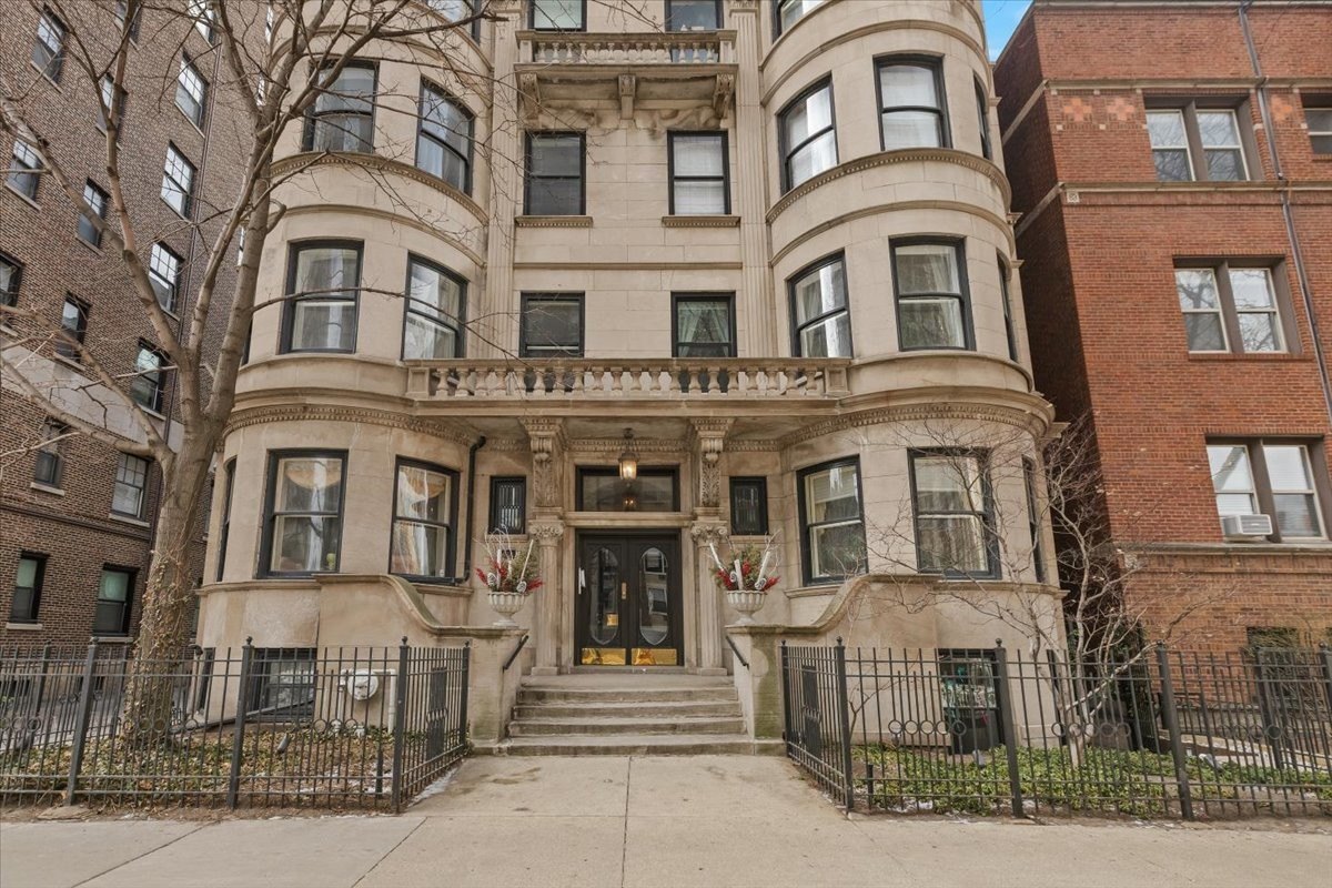 2 bed, 2 bath in Chicago