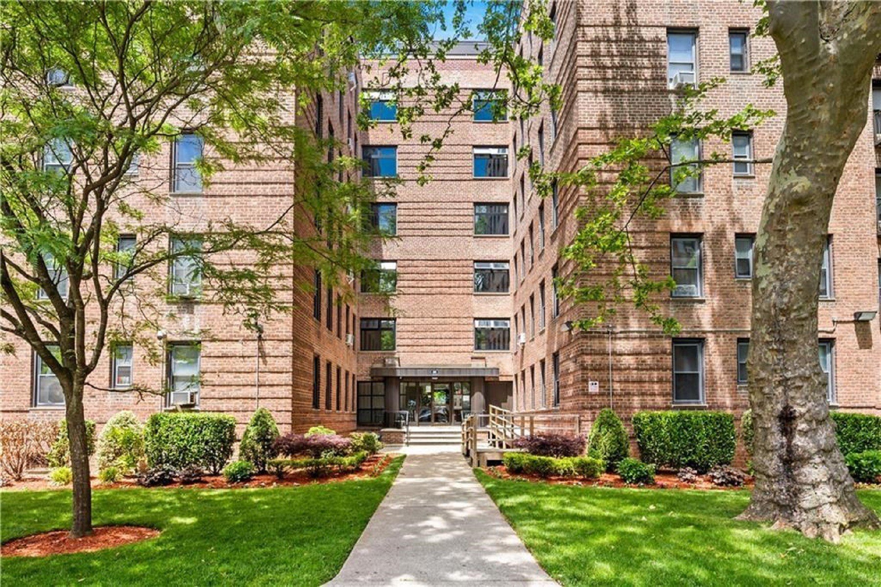 3 bed, 1 bath in Brooklyn