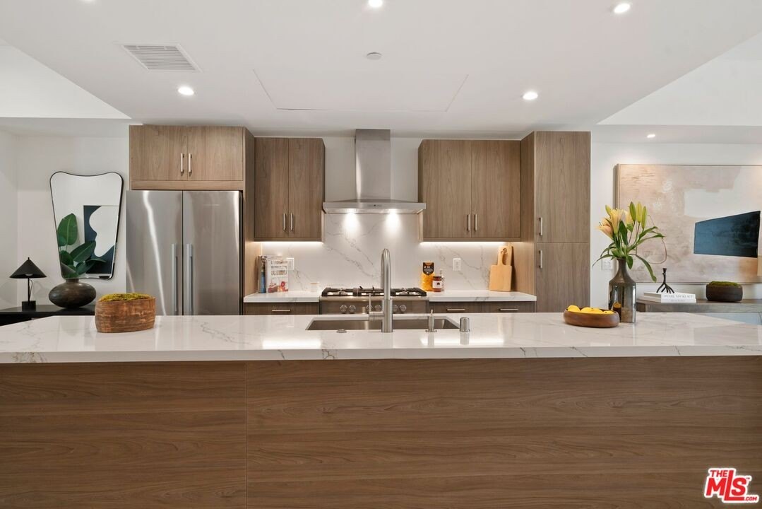 4 bed, 4 bath in Los Angeles