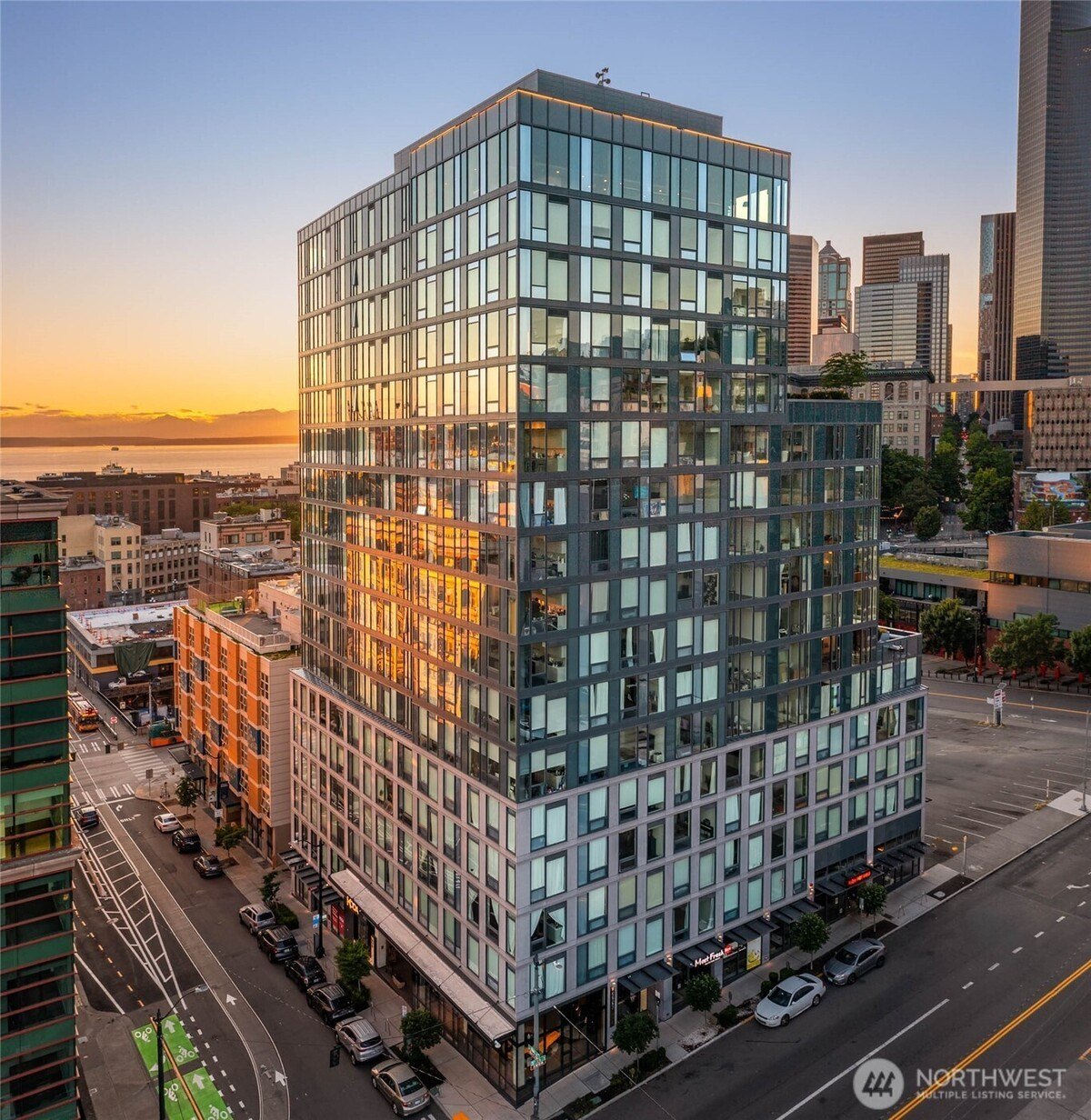 1 bed, 1 bath in Seattle