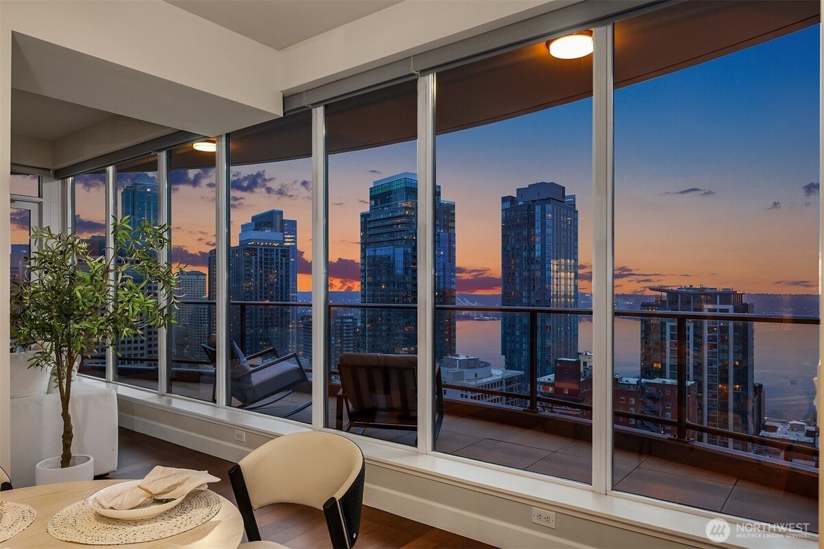 2 bed, 2 bath in Seattle