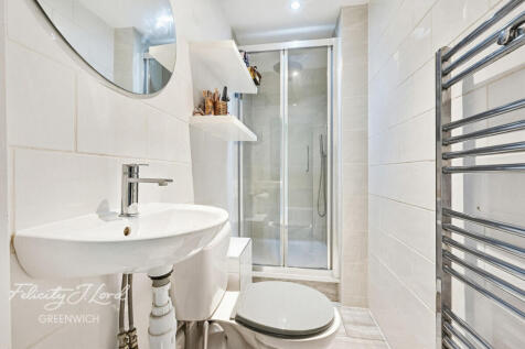 1 bed, 1 bath Apartment in London - Photo 5