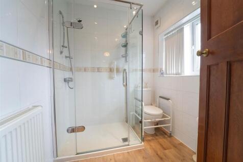 3 bed, 1 bath Semi-Detached in Manchester - Photo 6