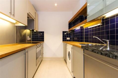 1 bed, 1 bath Apartment in London - Photo 2