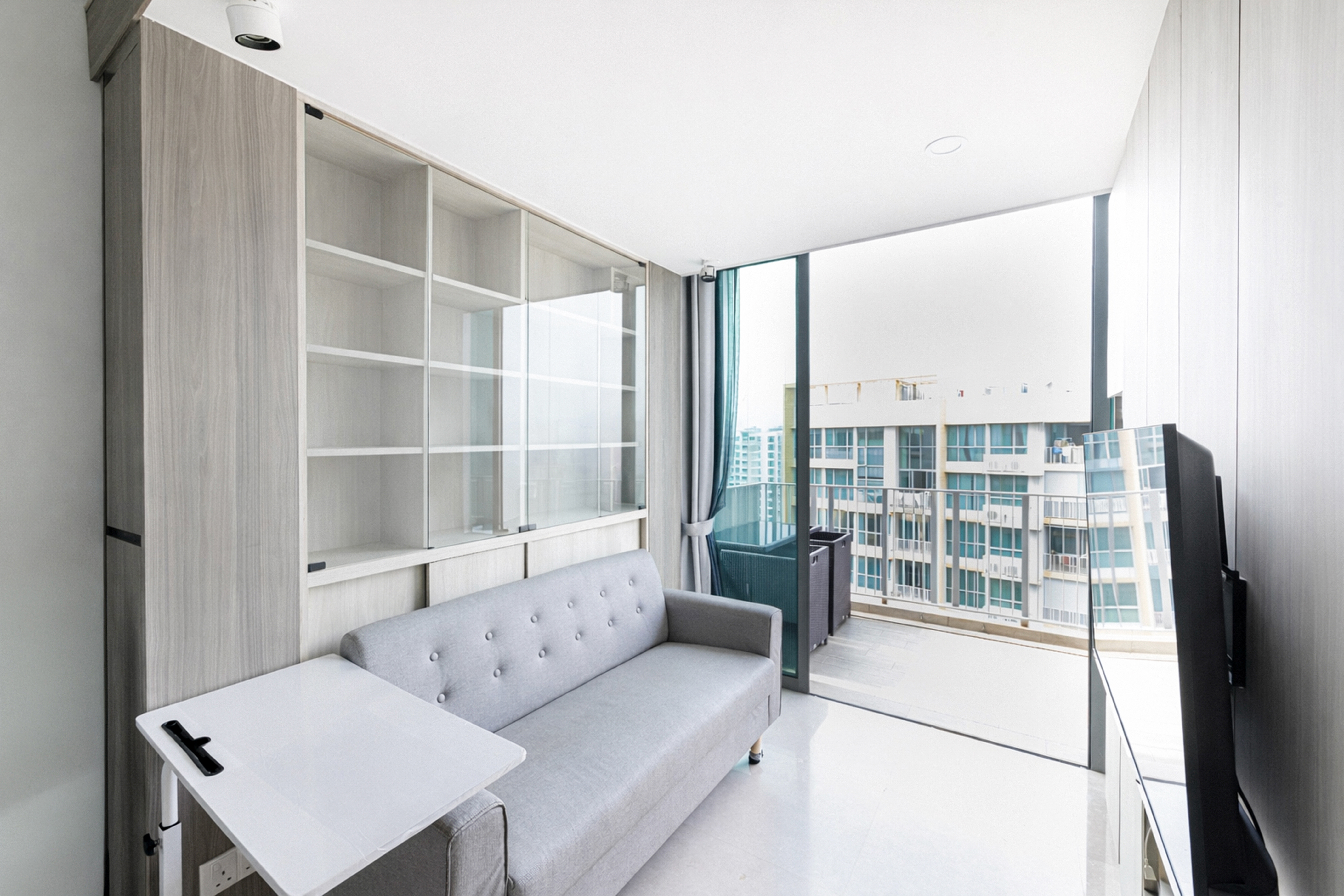 Loft-Style Top-Floor Corner Unit with High Ceiling & Pool View