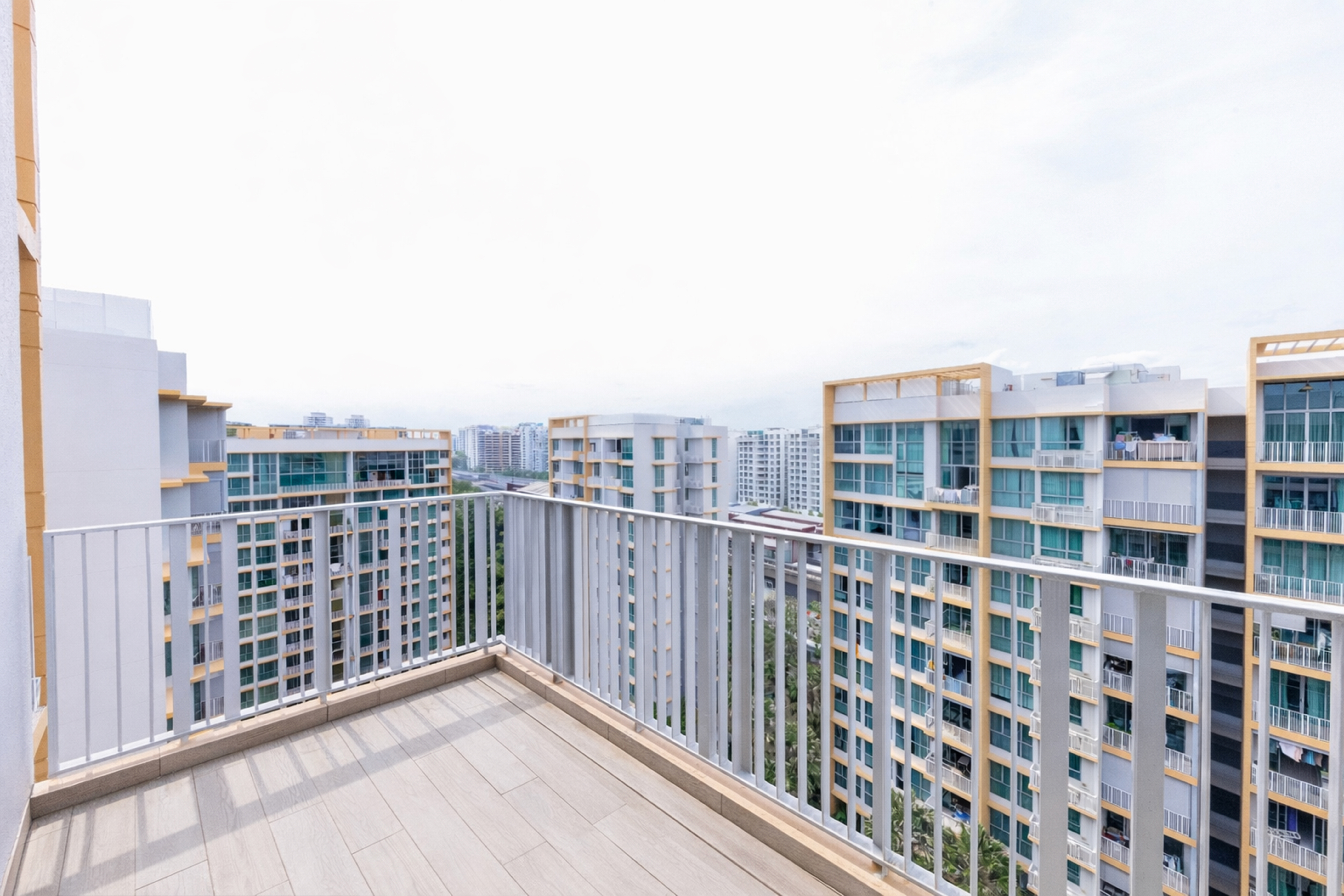 Loft-Style Top-Floor Corner Unit with High Ceiling & Pool View - Photo 2