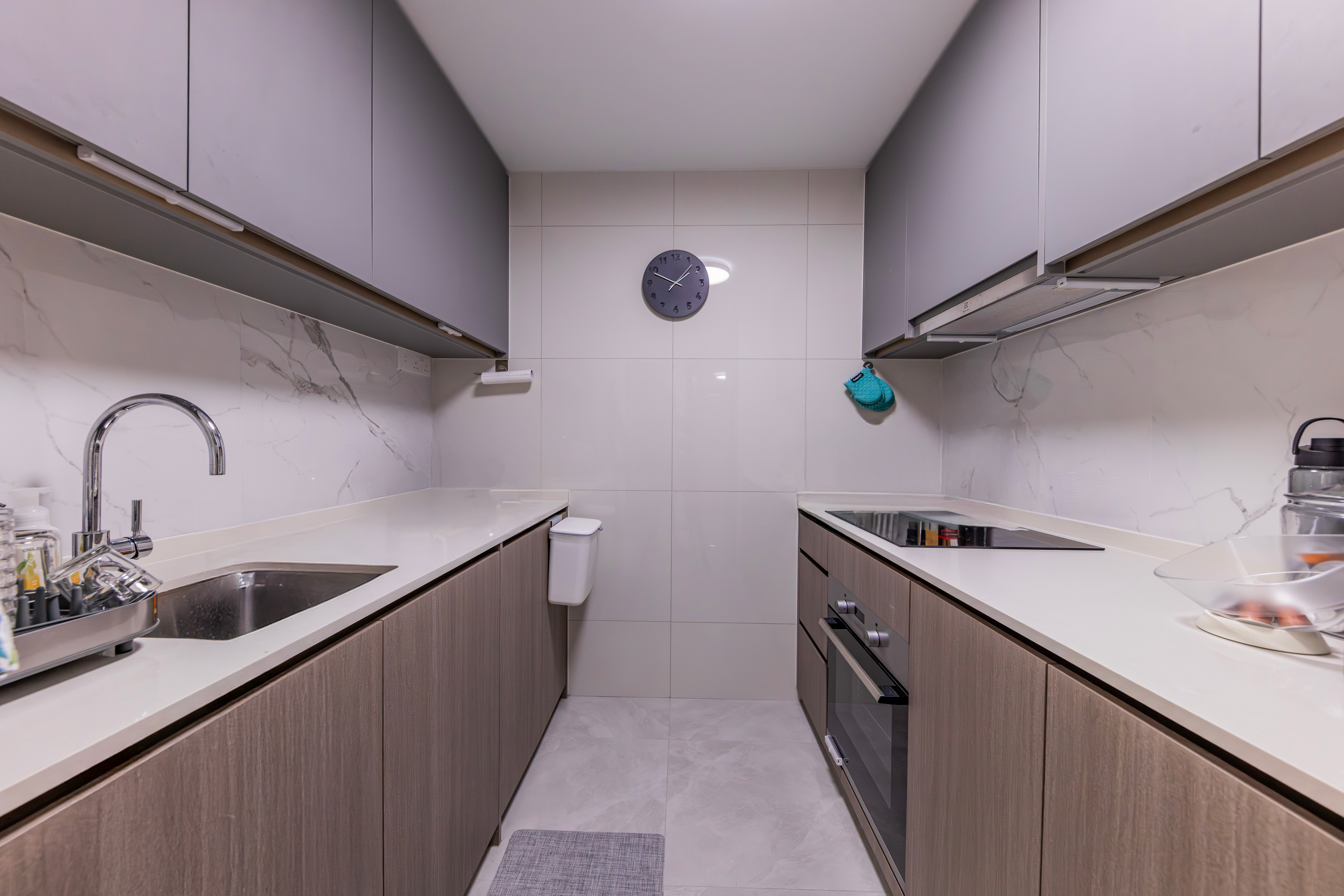 Breezy N-S Oriented 2-Bed Home Near Canberra MRT - Photo 5