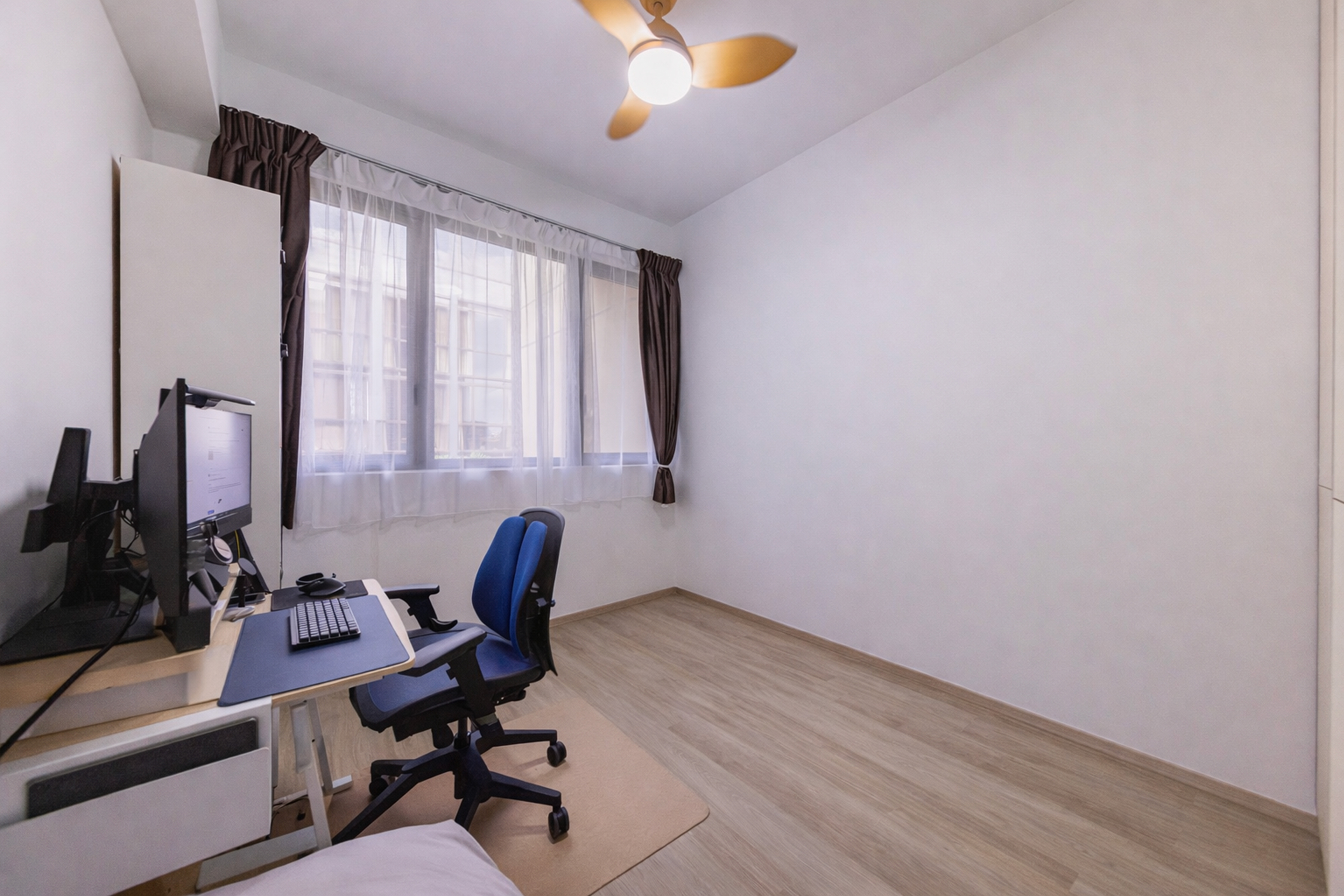 Breezy N-S Oriented 2-Bed Home Near Canberra MRT - Photo 6