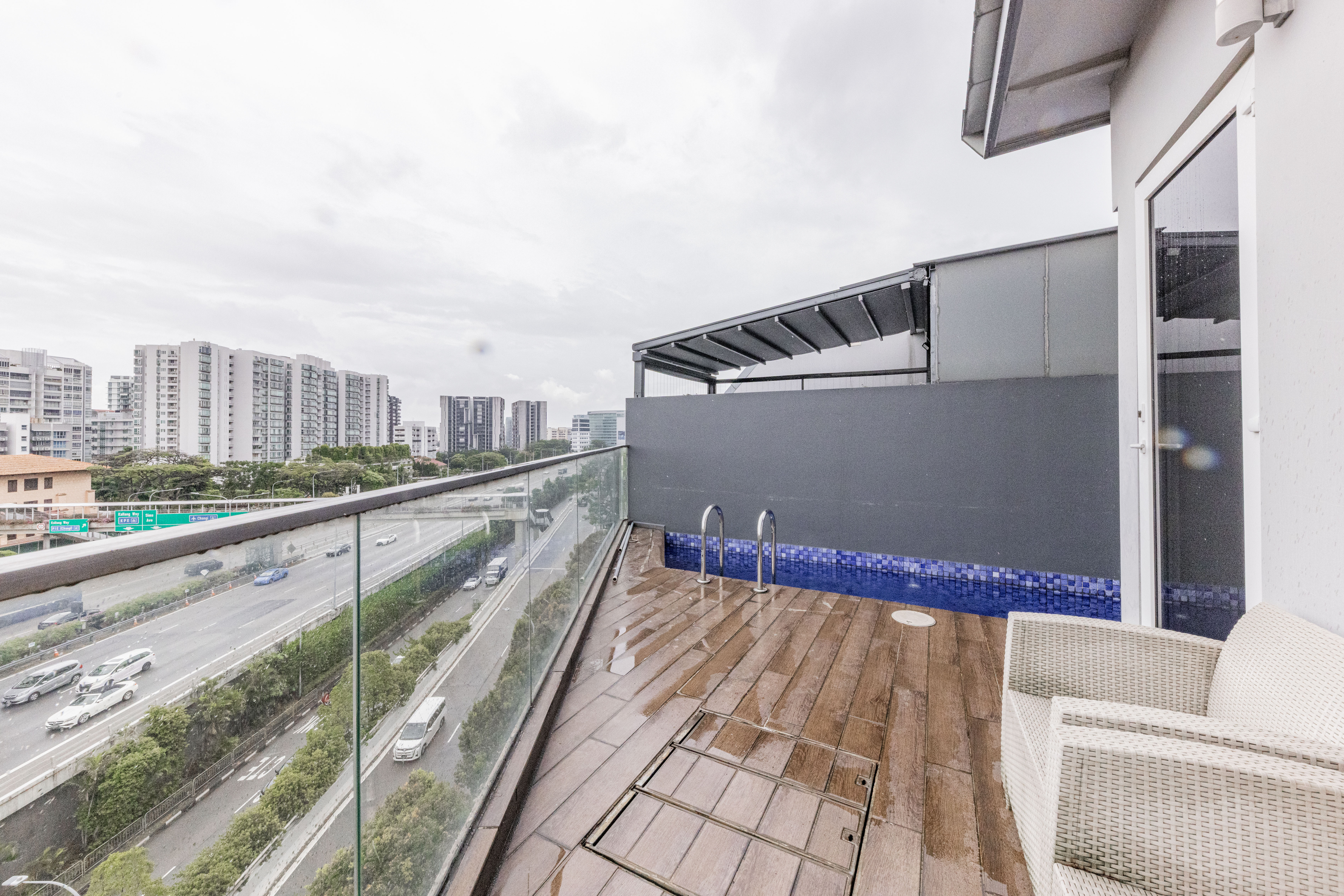 Luxury Duplex Penthouse Living with Your Own Private Pool - Photo 3