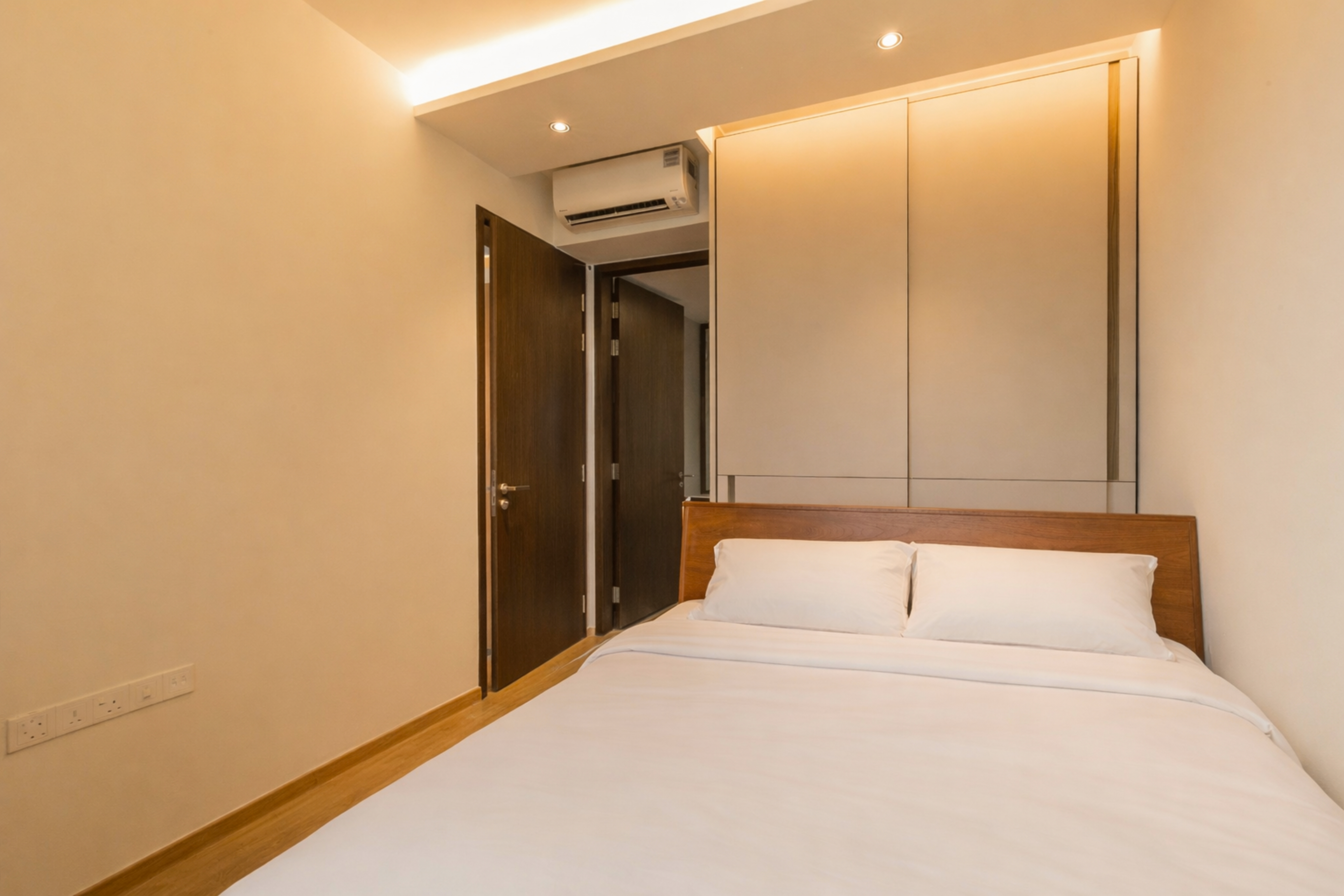 Renovated 2-Bedder, Walk to Canberra MRT & Plaza - Photo 7