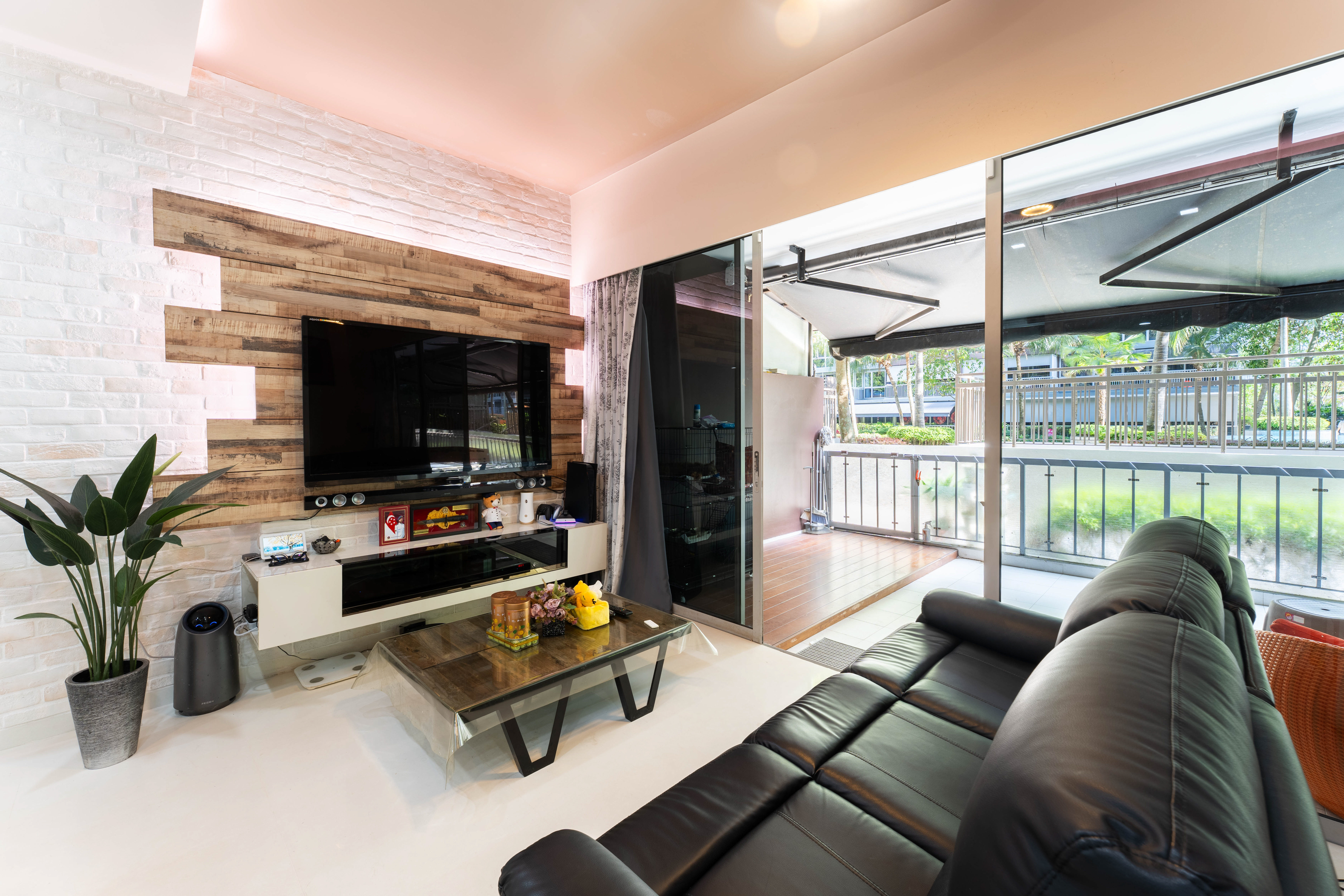 Pool-Facing Ground Floor Gem in Sengkang