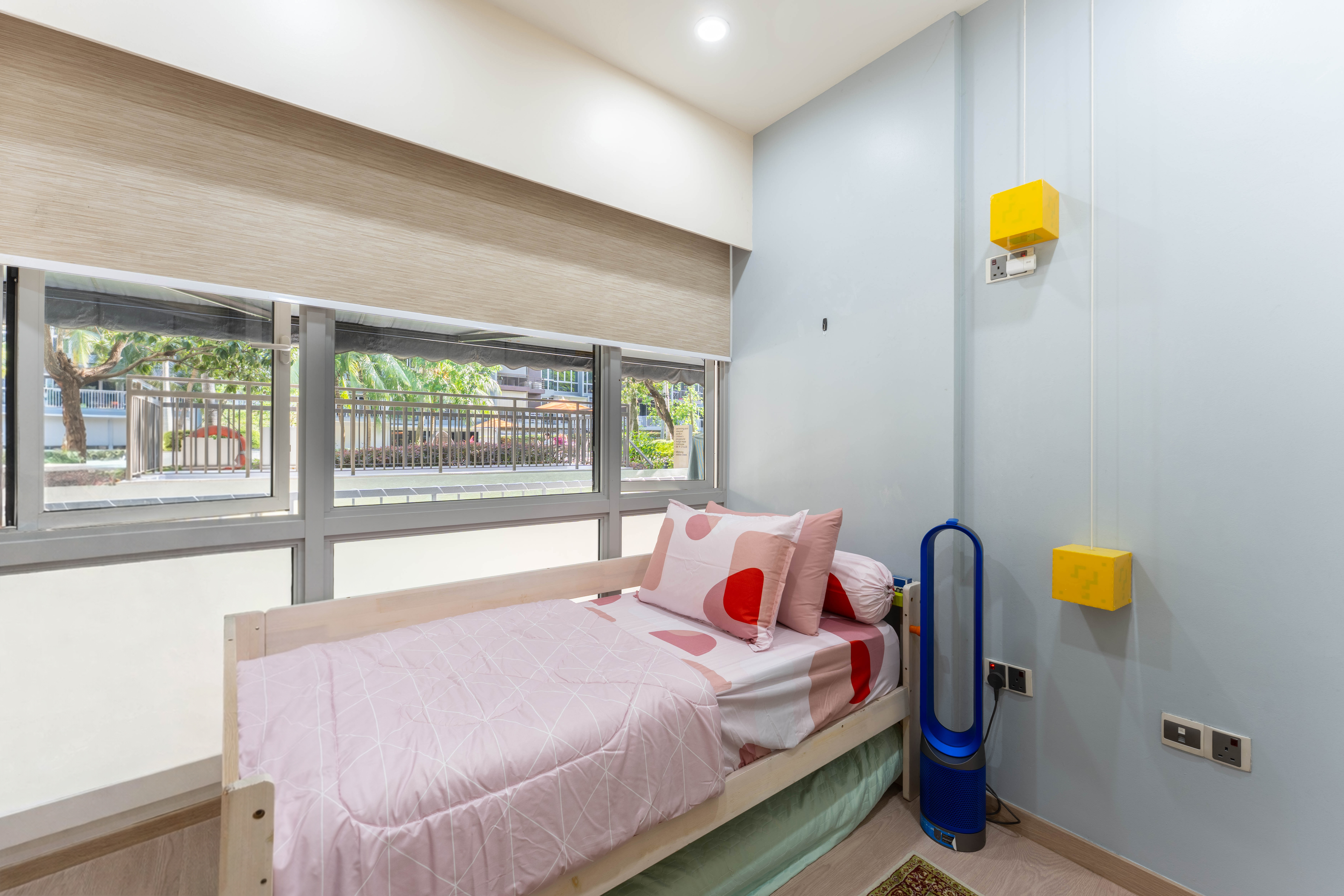 Pool-Facing Ground Floor Gem in Sengkang - Photo 12